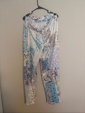 Flowing boho pants with pretty design